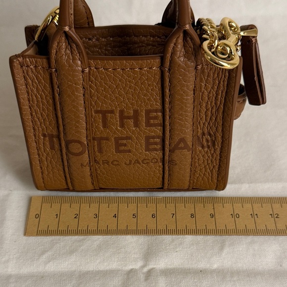 The Nano Tote Bag Charm - Picture 9 of 10